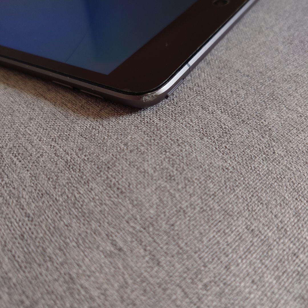 iPad mini 5 64G Cellular 画面にひびあり
