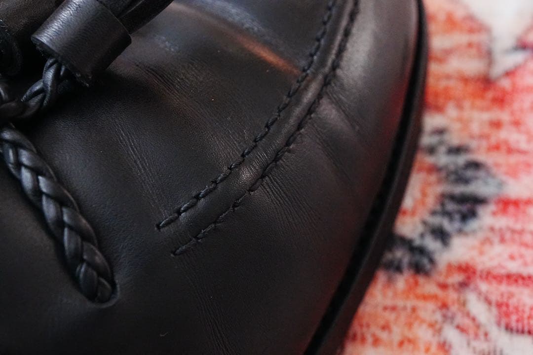 ジョセフチーニー　タッセルスリッポン　HUGH