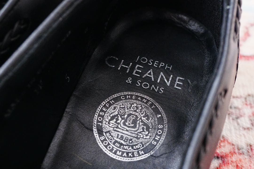 ジョセフチーニー　タッセルスリッポン　HUGH