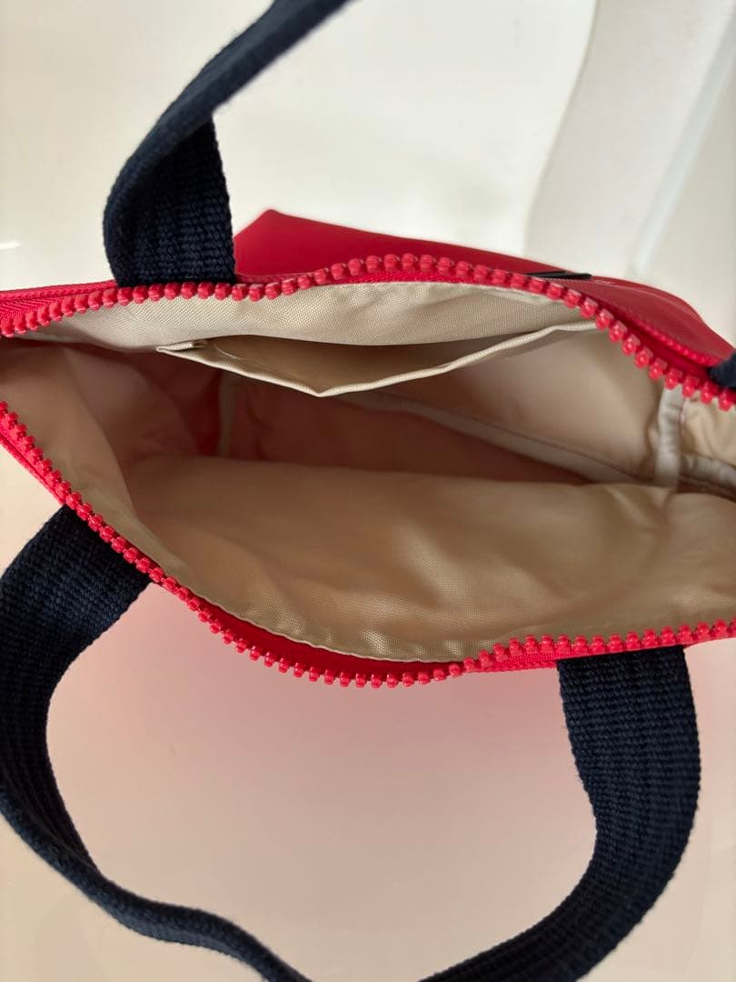 新品未使用品　ラコステ　ミニバック　レッド