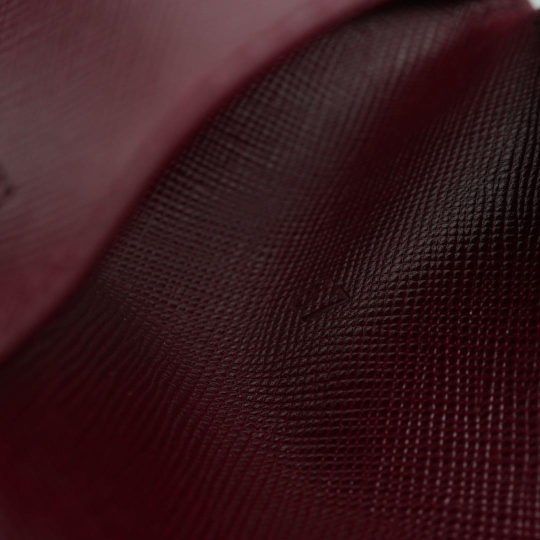 未使用品　PRADA プラダ　キーケース　ナイロン　三角プレート　トライアングル