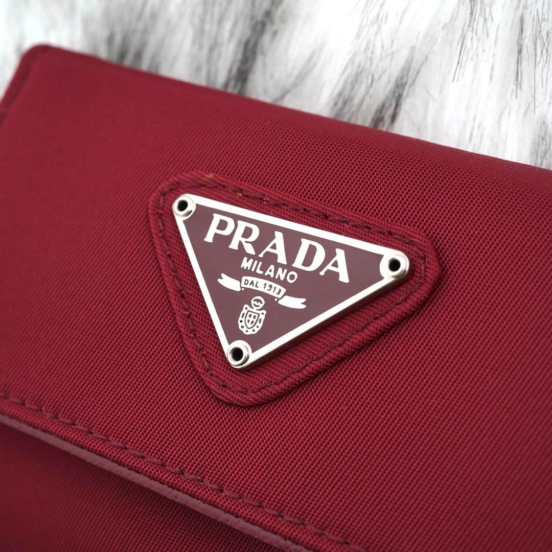 未使用品　PRADA プラダ　キーケース　ナイロン　三角プレート　トライアングル
