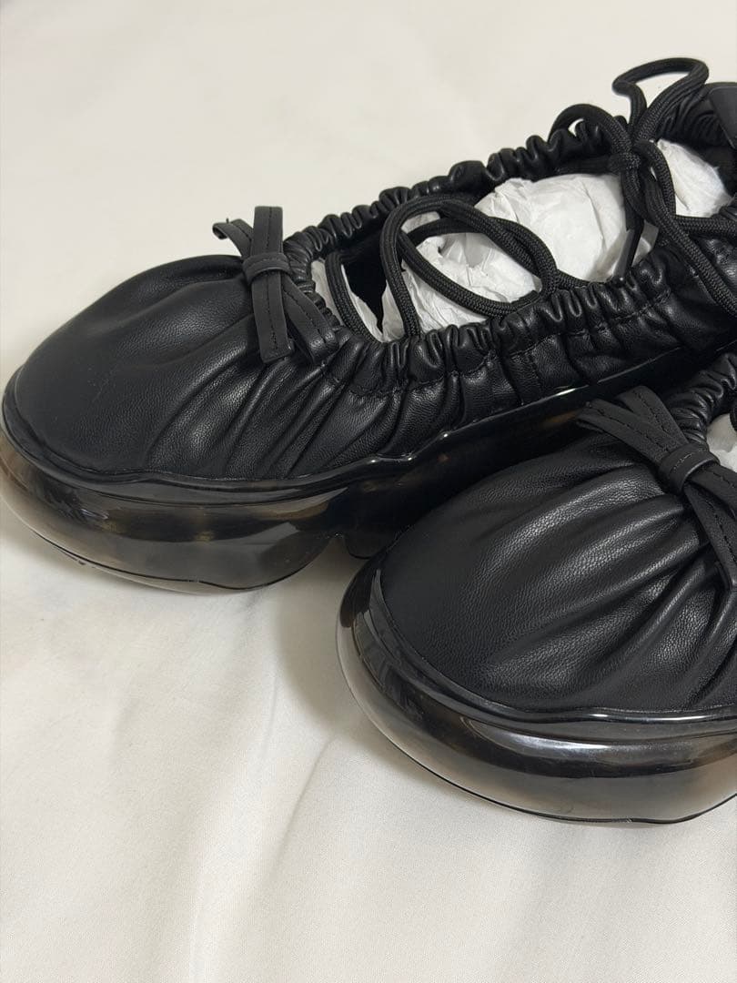 WOOMII CINDYBLACK スニーカー