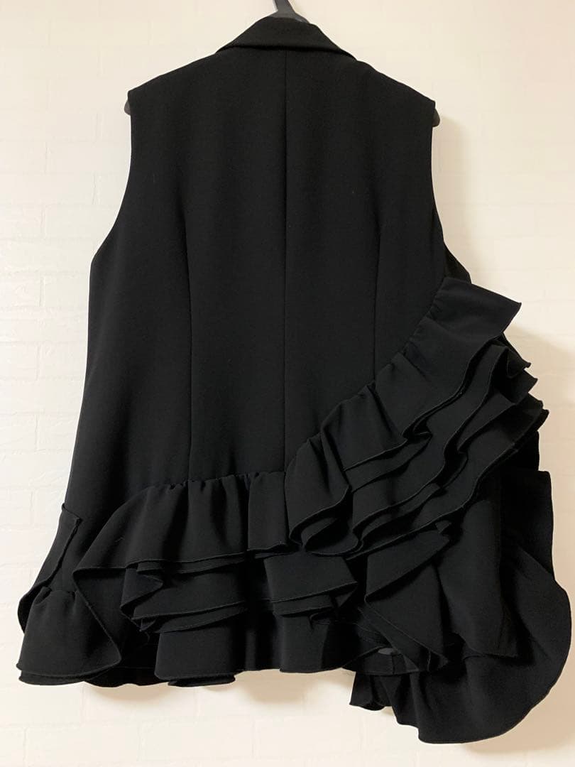 美品　PICCIN ピッチン　アシメントリー　フリルジレ　ブラック　M