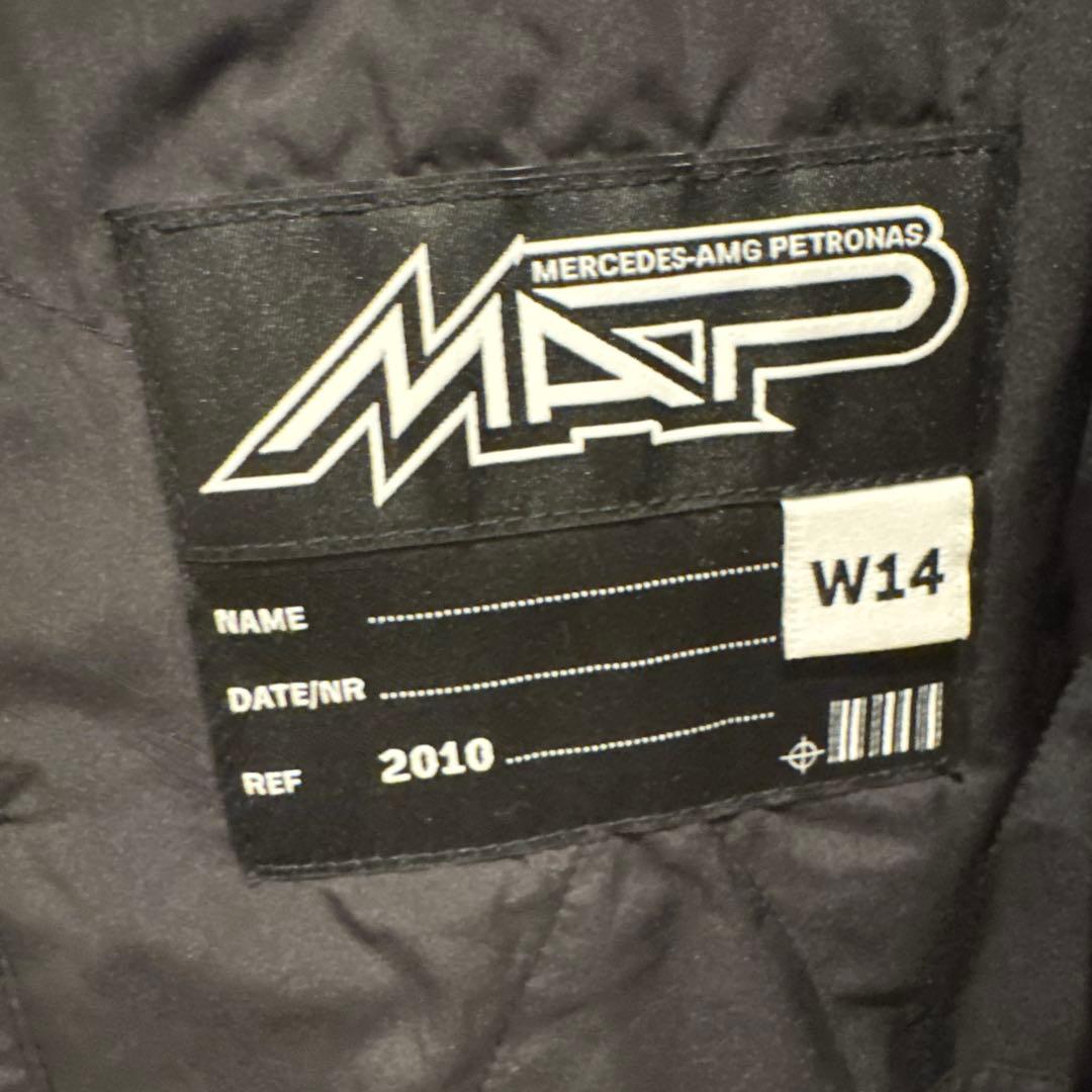 プーマ メルセデス MAPF1 ガレージ クルー モータースポーツ F1