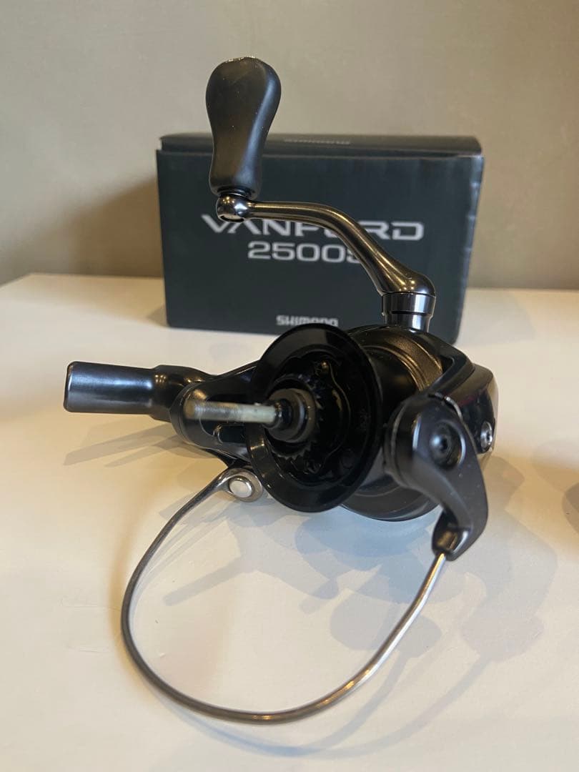 SHIMANO ヴァンフォード VANFORD 2500S スピニングリール
