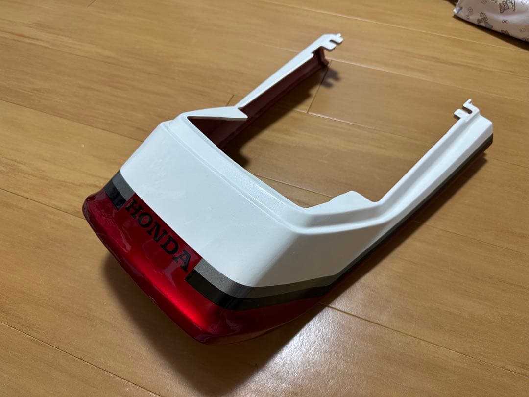 ⭐︎にゃん⭐︎CBX400F 純正テールカウル　赤白2型