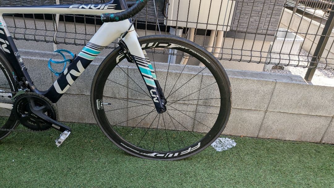 GIANT LIV ENVIE カーボンロードバイク