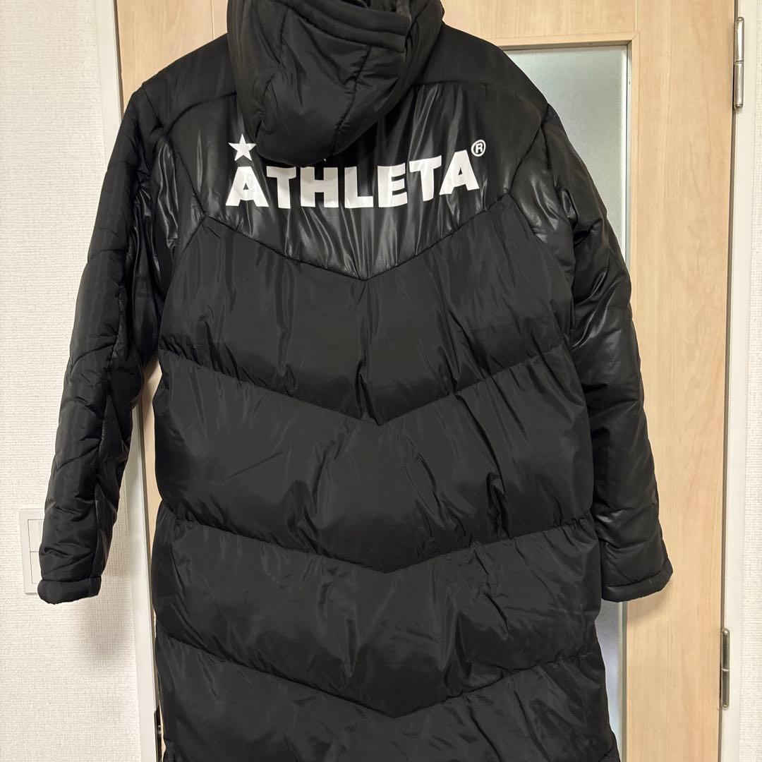 るんるんATHLETA 黒 ダウンコート フード付き　ベンチコート