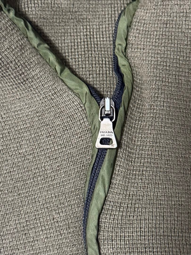 Archive PRADA オリーブ ハーフジップ フリースパーカー