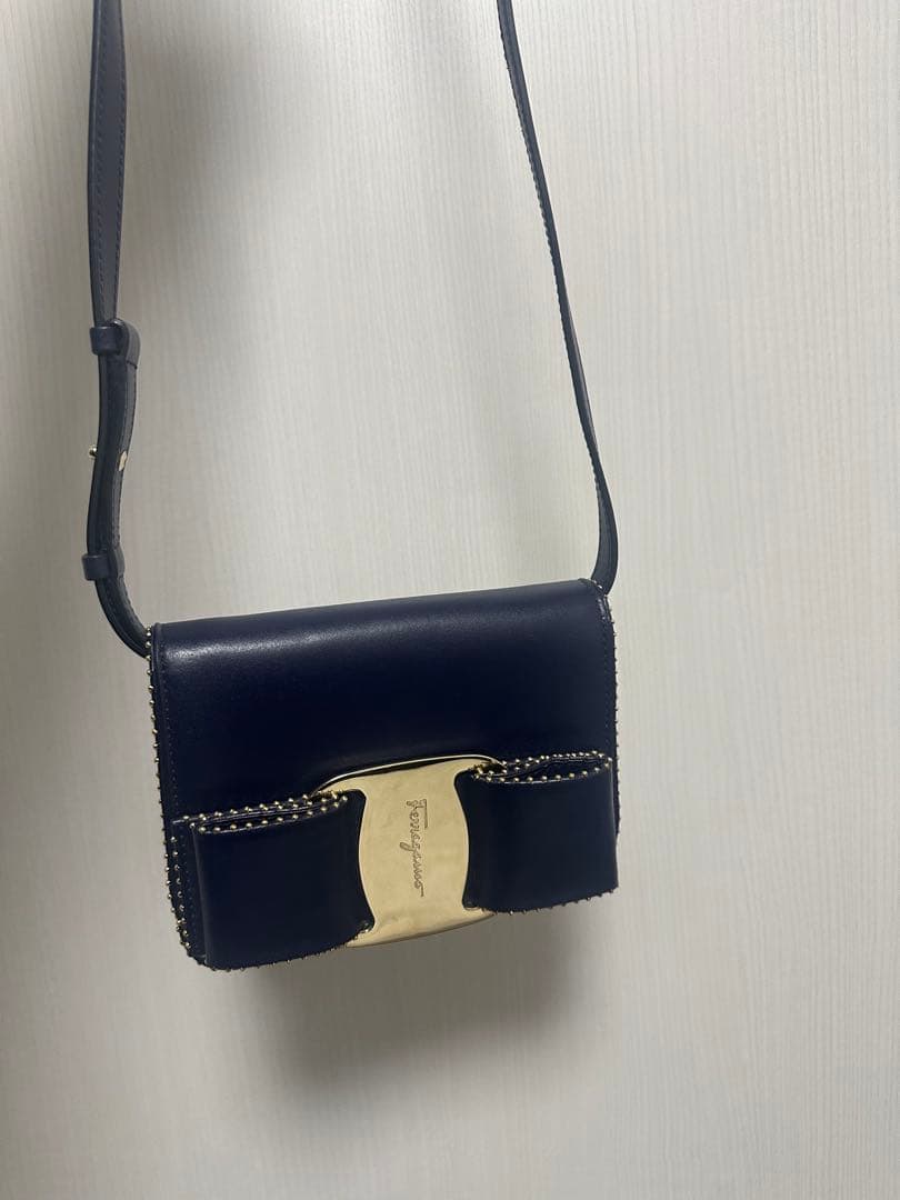 【土日限定】フェラガモ　ショルダーバッグ