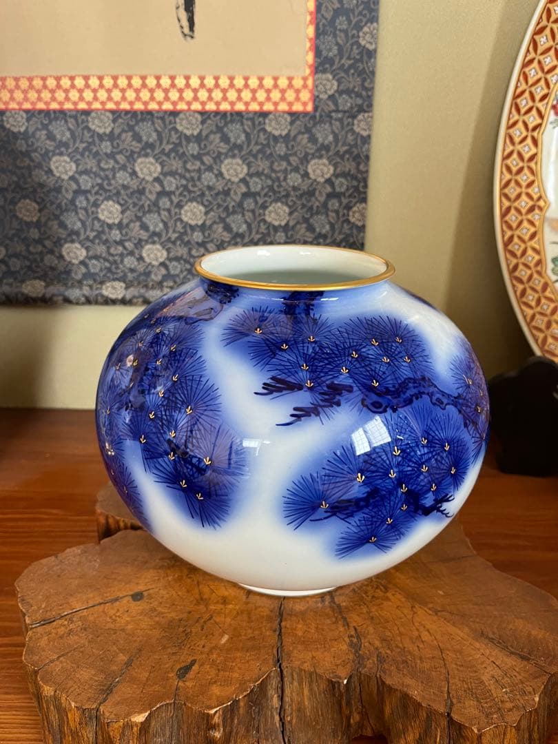 有田焼　新品　香蘭社　花瓶　染錦　ARITA JAPAN 老松紋　金彩　壺