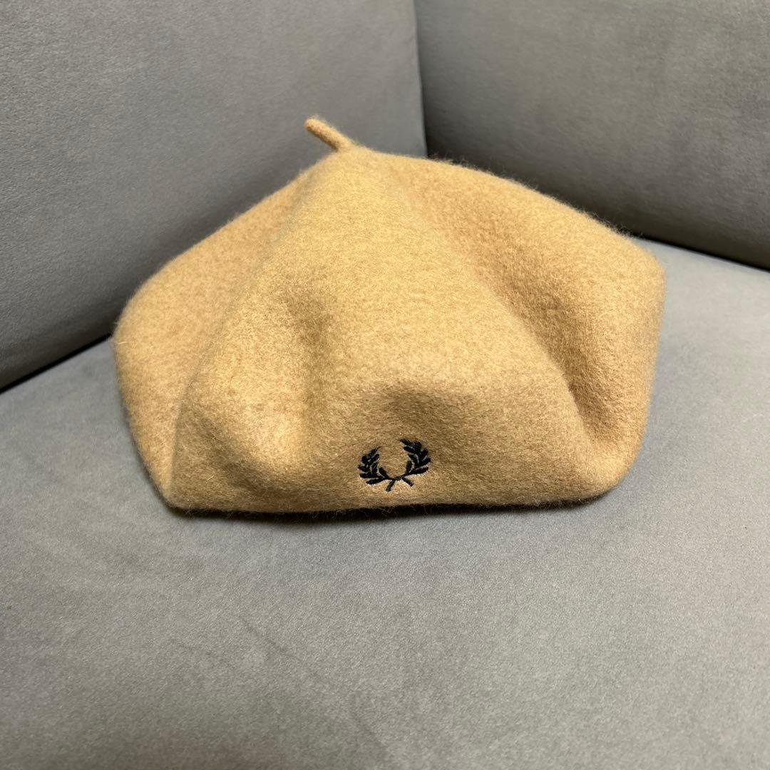 FRED PERRY ベージュ ベレー帽
