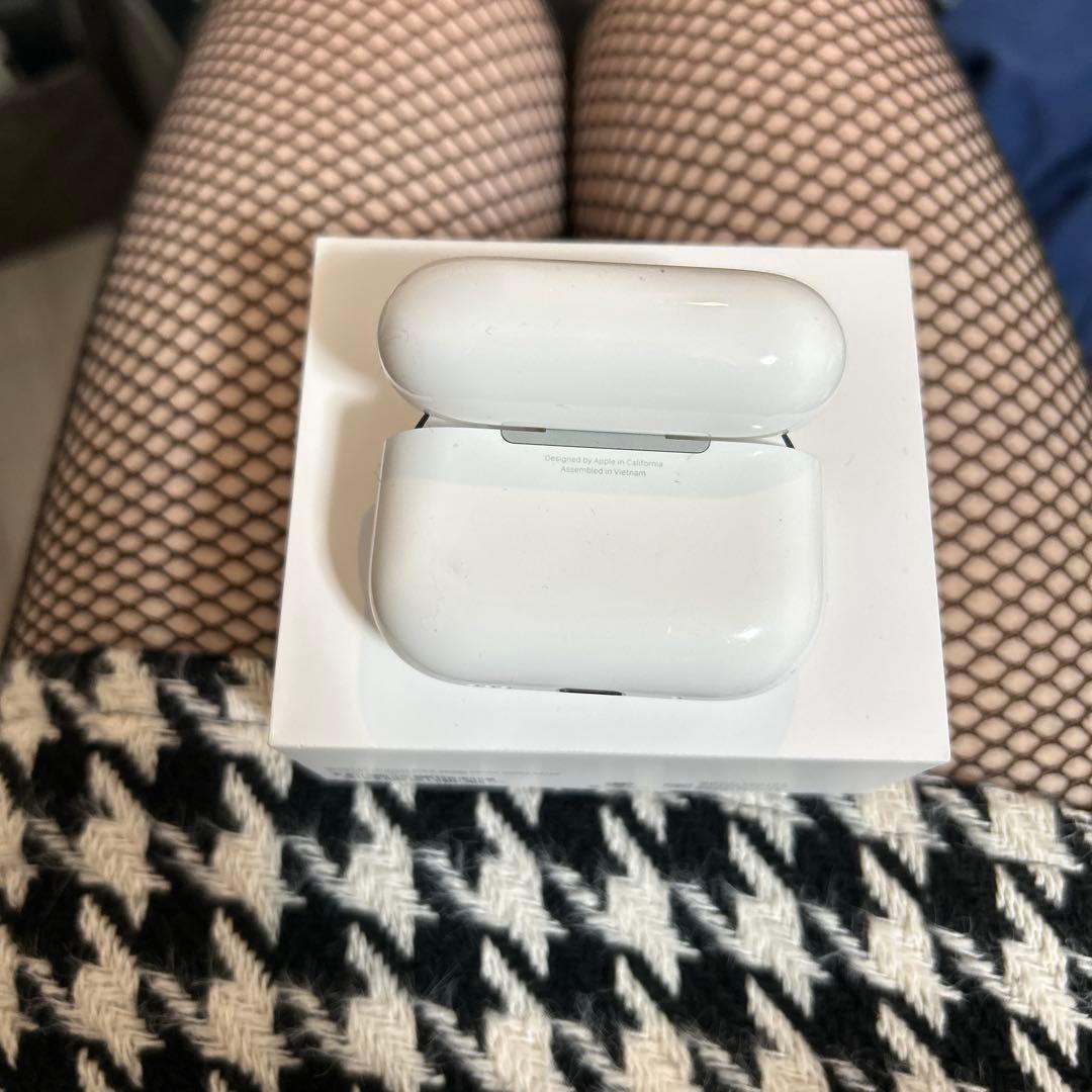 イヤホン AirPods pro3