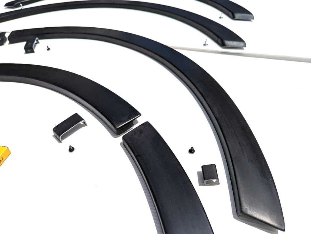 ハイエース オーバーフェンダー ビス止め ローダウンルック 30 ミリ 車検対応