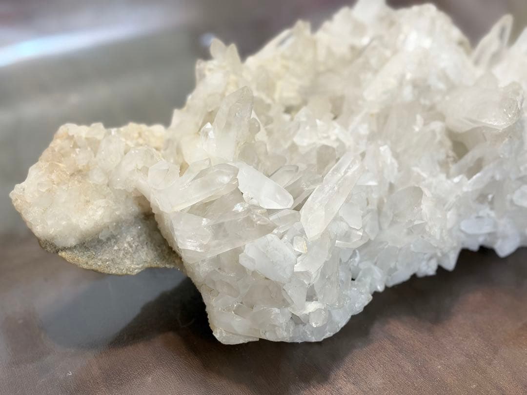 特大水晶クラスター　原石置物　約7kg 台座付き