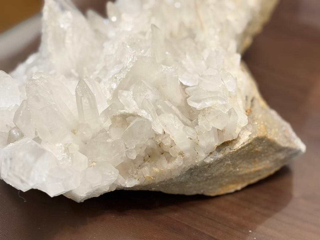 特大水晶クラスター　原石置物　約7kg 台座付き