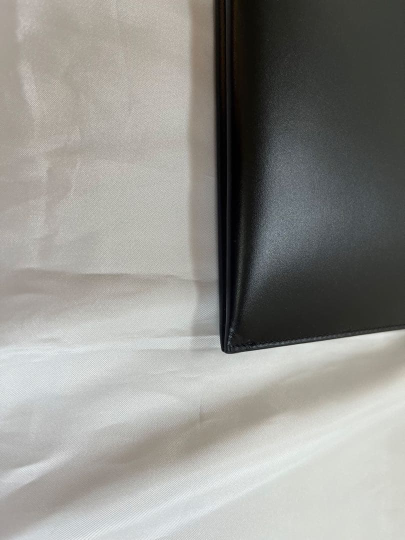 ほぼ新品　SAINT LAURENT　サンローラン モノグラム クラッチバッグ