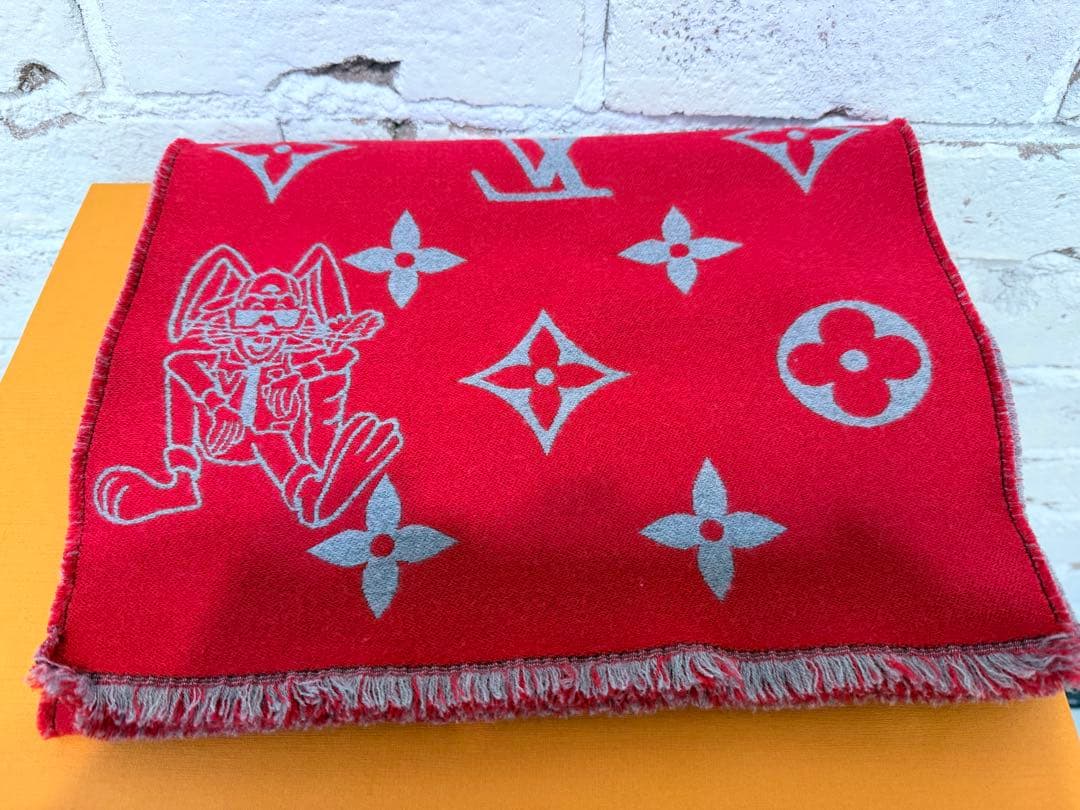 クリーニング済　美品　LOUIS VUITTONマフラー