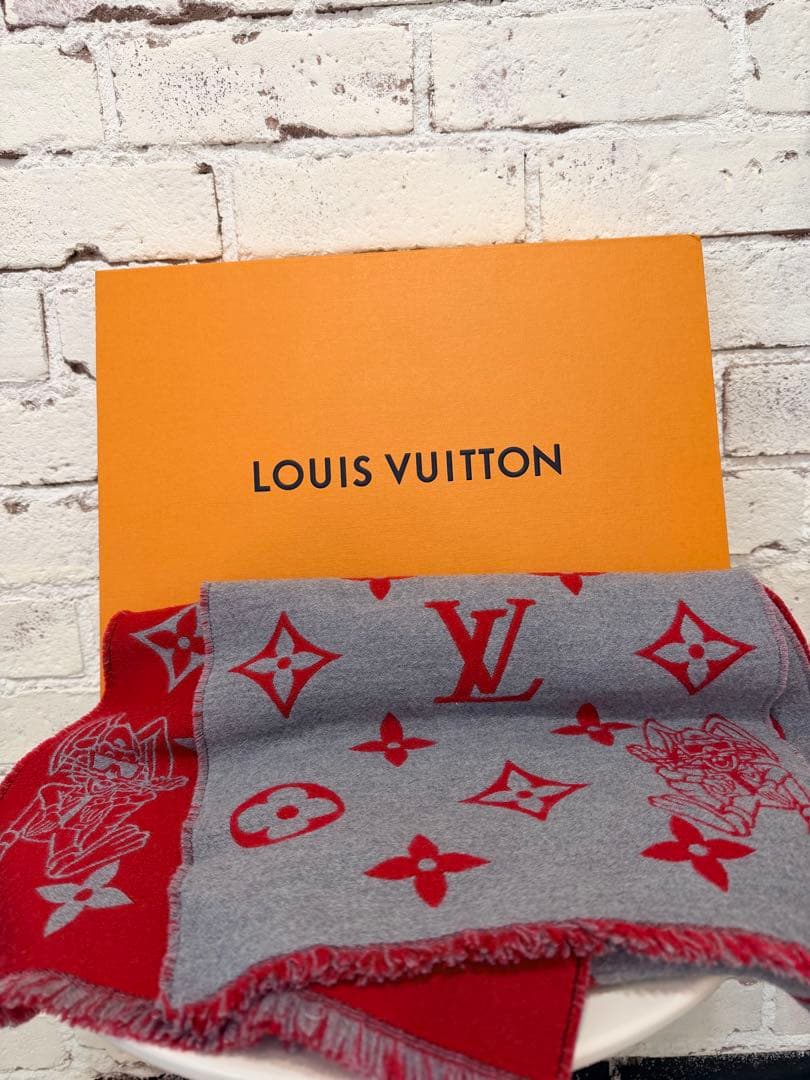 クリーニング済　美品　LOUIS VUITTONマフラー