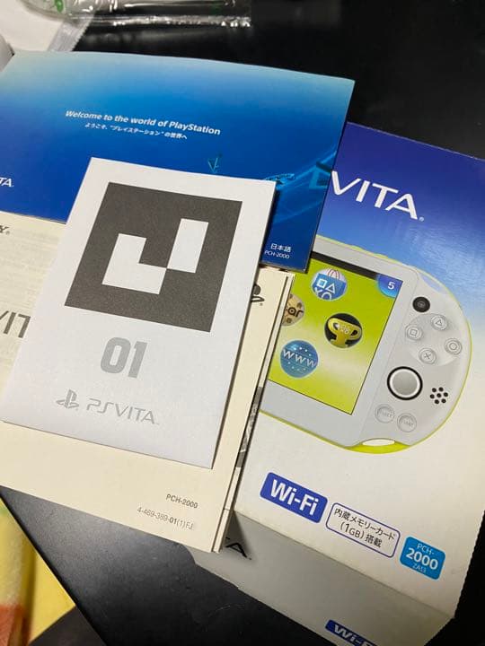 プレーステーションヴィータ 本体 備品付き カセット2つ付き