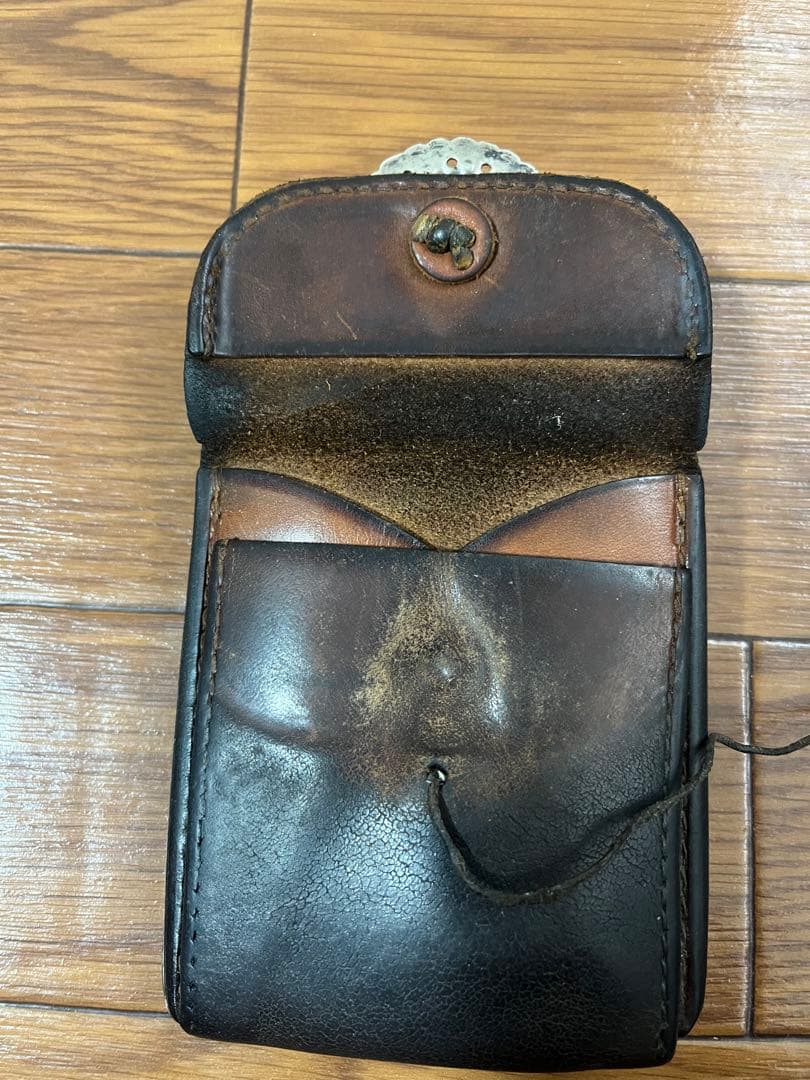 ゴローズ　二つ折り　財布