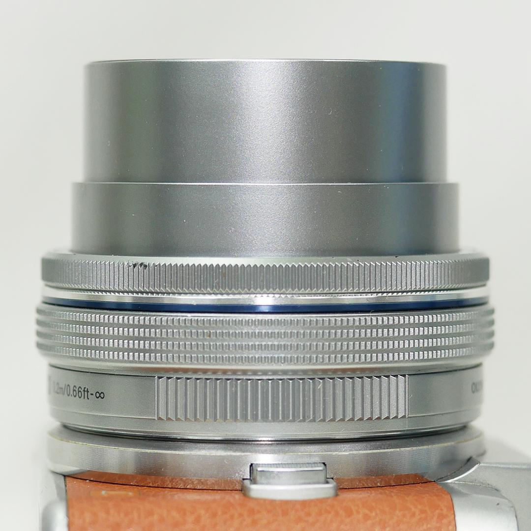 OLYMPUS 電動パンケーキレンズ M.ZUIKO 14-42mm シルバー