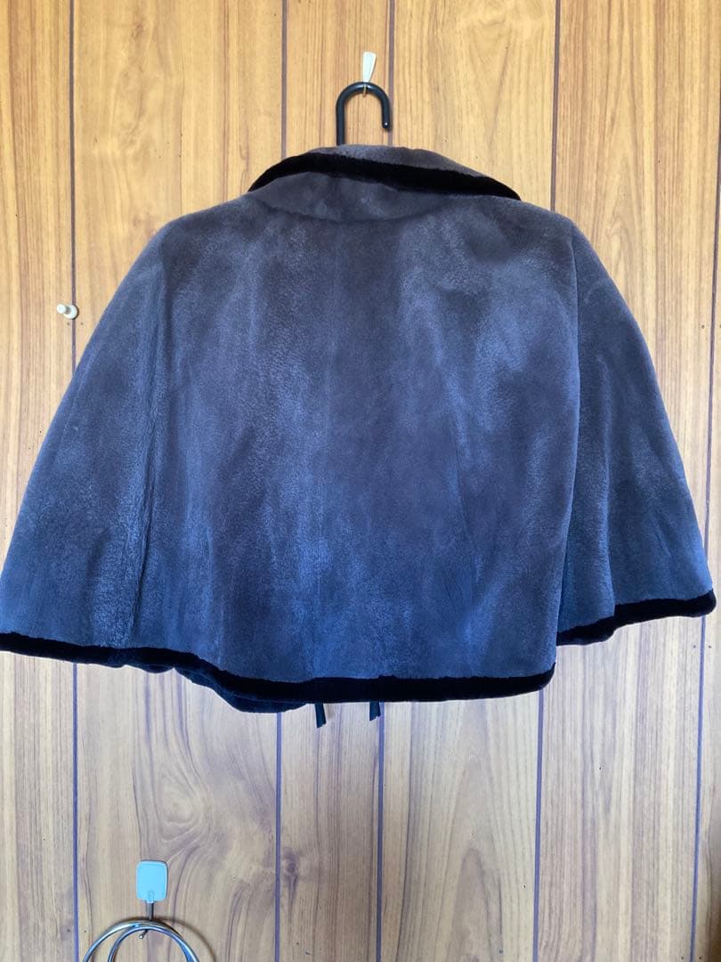 グレー刺繍ケープコート　ショートミンク