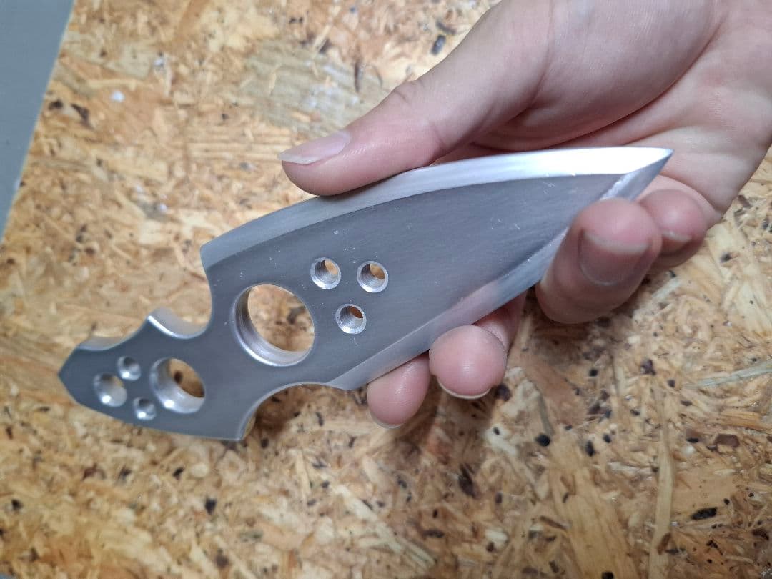 ダミー　クナイ