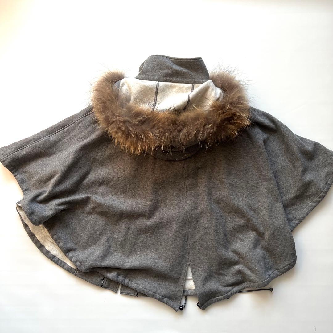 Burberry バーバリー　ファー付き　ポンチョ　コート