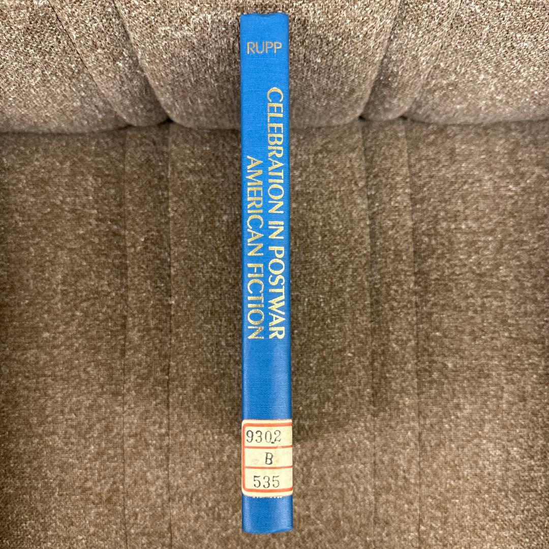 洋書 Celebration in Postwar American Fiction