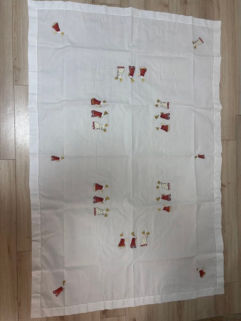 ベトナム手刺繍 テーブルクロス