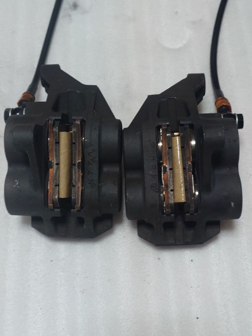 XJR1300 純正キャリパー　スミトモ　MOS フロント