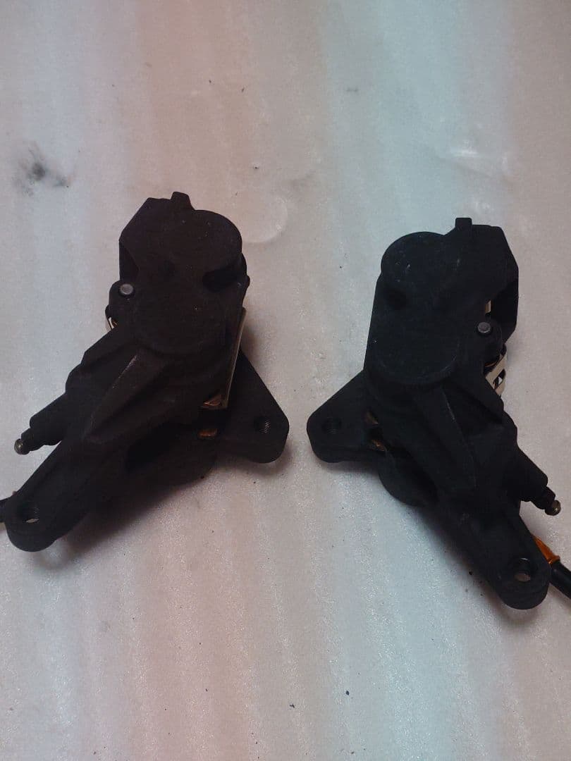 XJR1300 純正キャリパー　スミトモ　MOS フロント