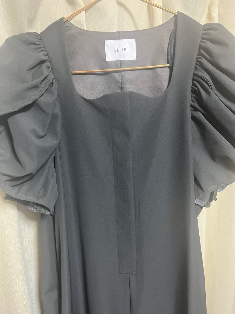 【新品・未使用】ボリュームスリーブロンパース【GRAY】ELLIE Mサイズ