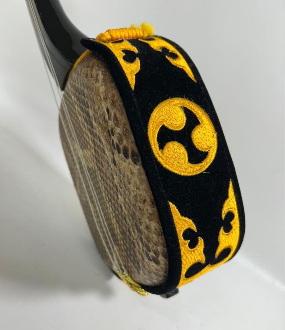 ① 沖縄三線 本蛇革 ケース付き 初心者 入門 蛇皮 本革