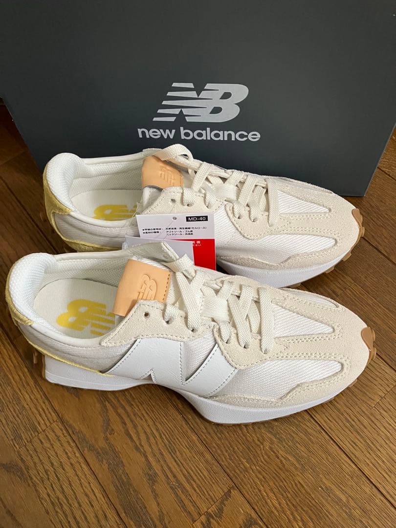 23.5cm ニューバランスWS327 ホワイト&ベージュカラー