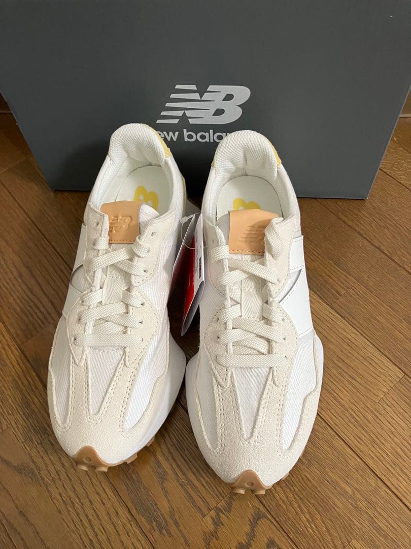 23.5cm ニューバランスWS327 ホワイト&ベージュカラー