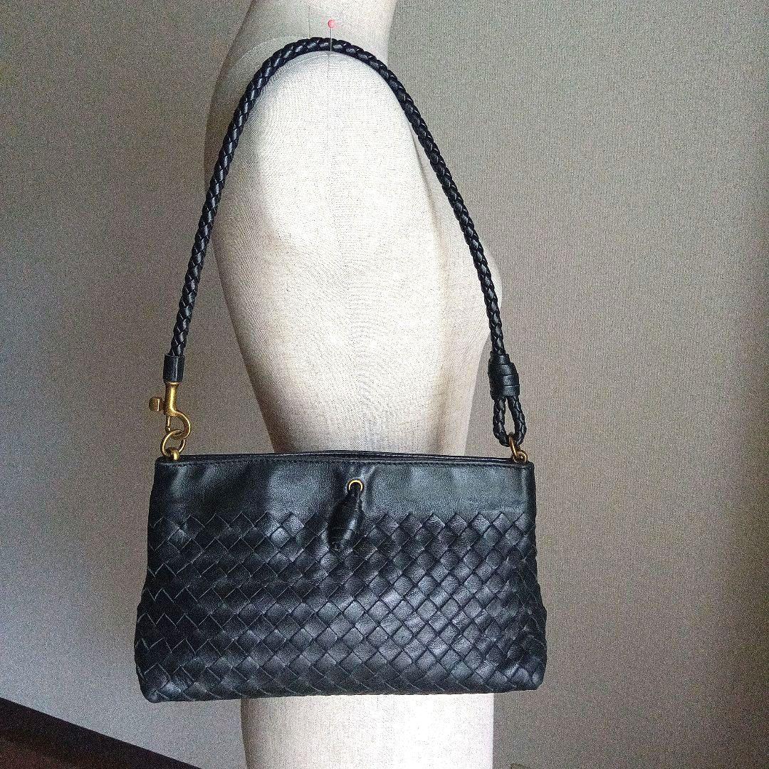 BOTTEGA VENETA イントレチャート ショルダーバッグ 黒 美品