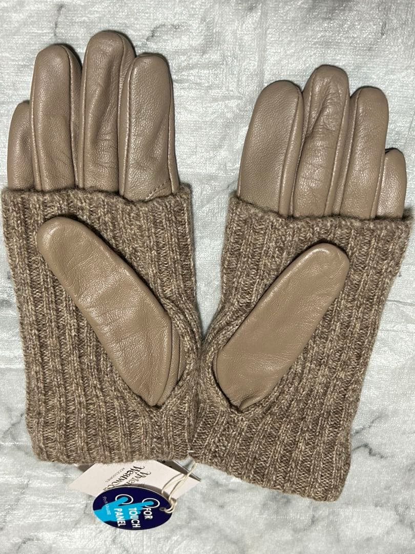 新品美品ヴィヴィアンウエストウッド羊革手袋 スマホ対応