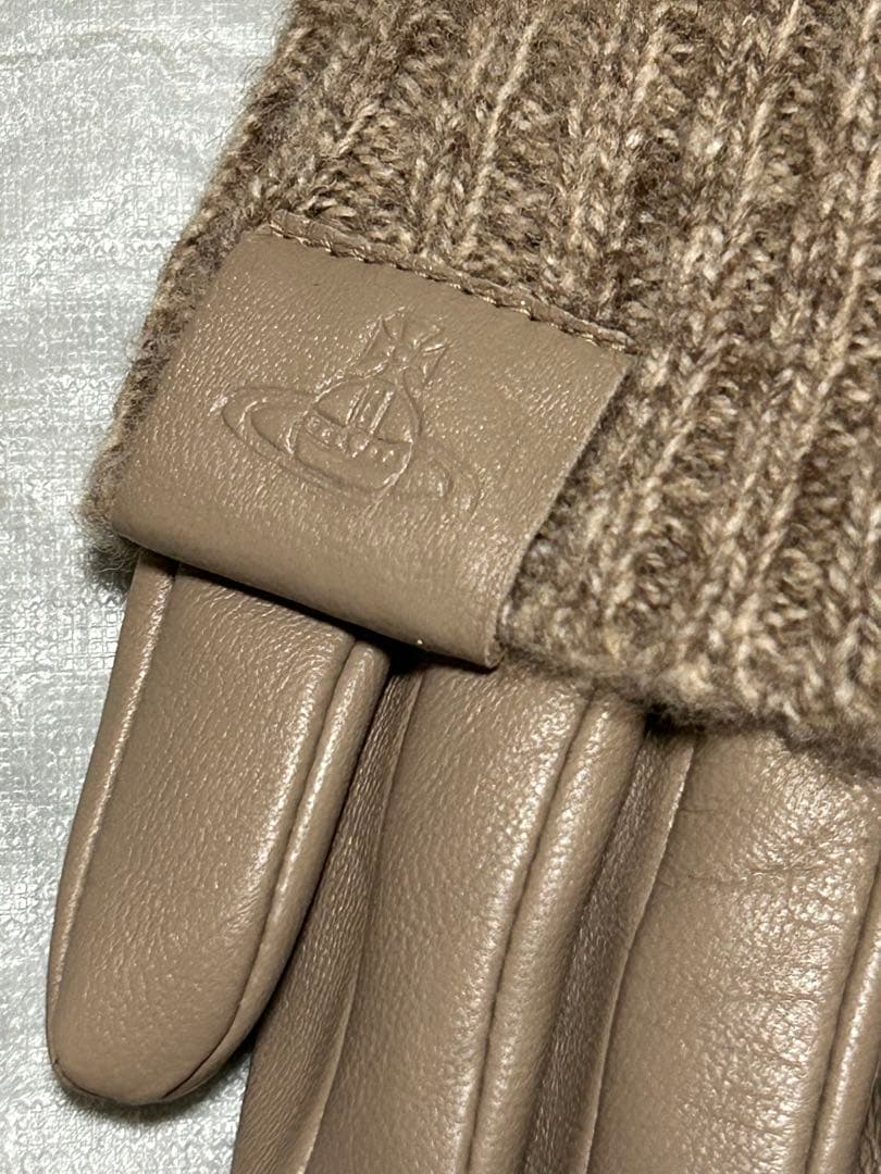新品美品ヴィヴィアンウエストウッド羊革手袋 スマホ対応