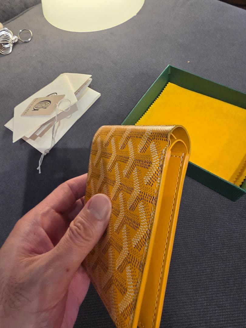 ゴヤール　GOYARD　二つ折り札入れ財布　コンパクト財布　YELLOW