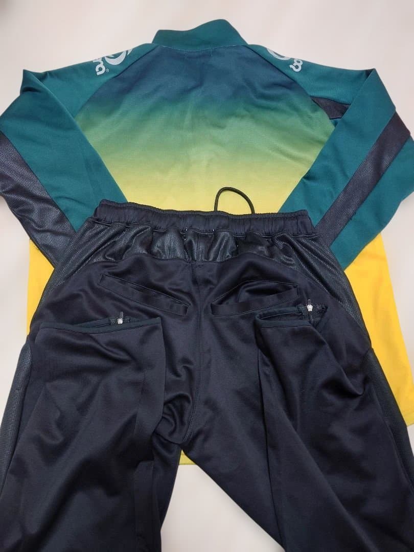 ボネーラ　ジャージ　トレーニングセットアップ