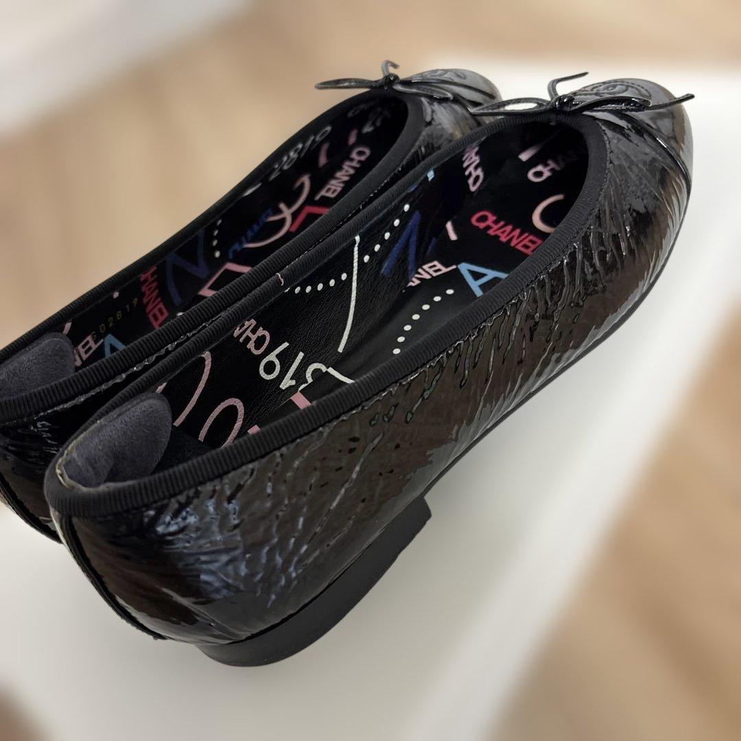 SHANEL エナメルフラットシューズ