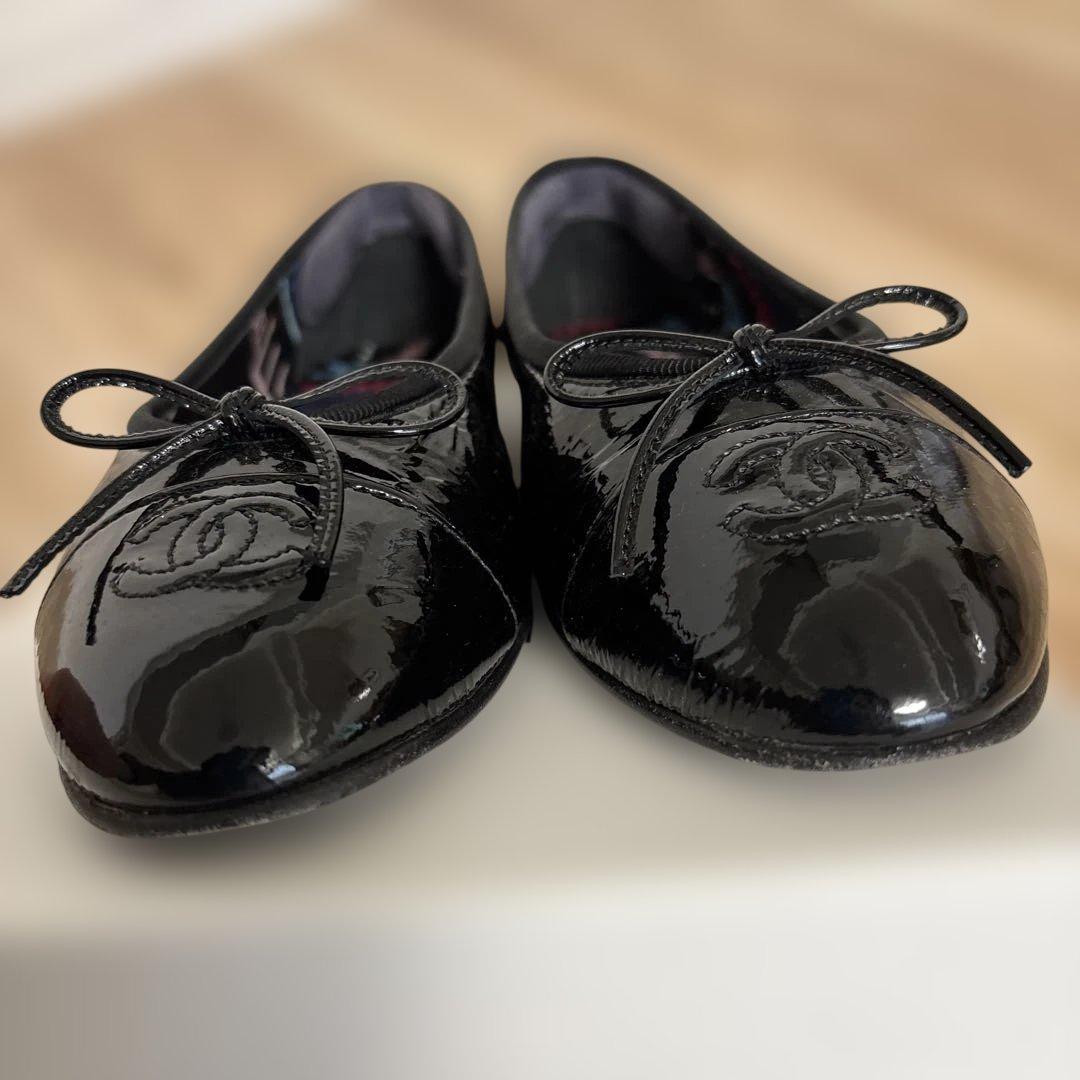 SHANEL エナメルフラットシューズ