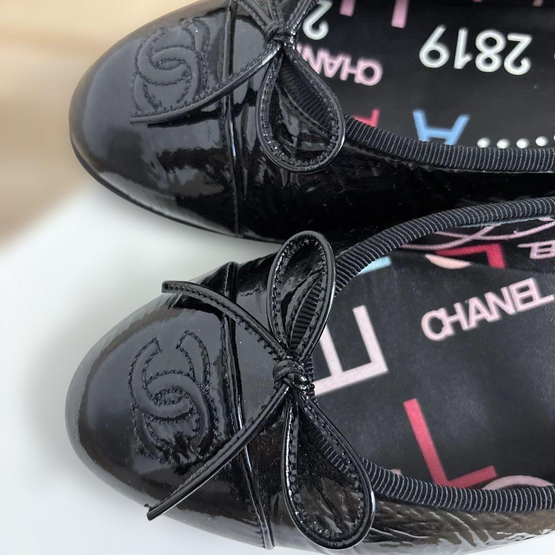 SHANEL エナメルフラットシューズ