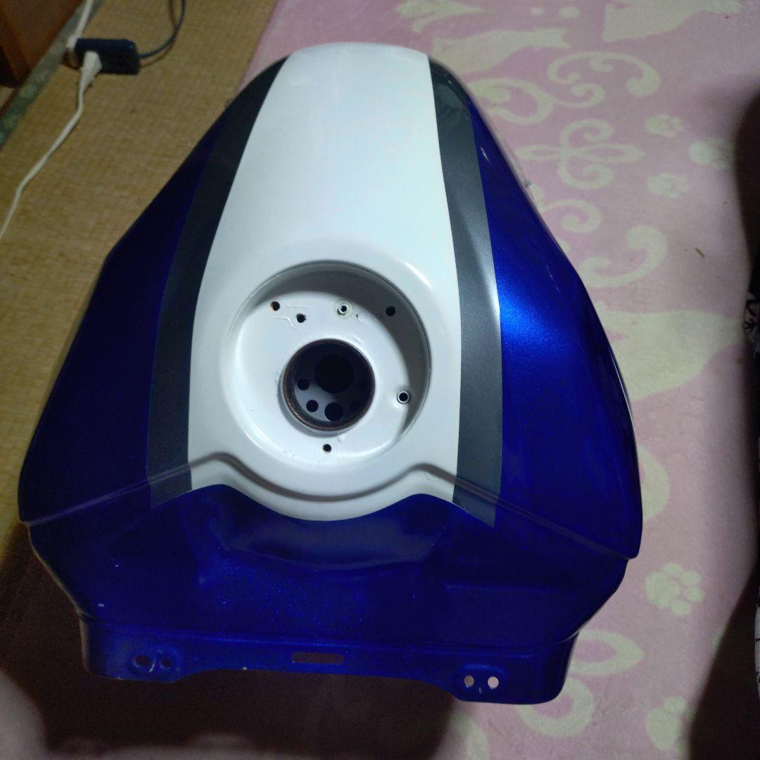 YZF-R1 09年〜14年式 タンク　 凹み　色剥げ　 内部錆び無し 良品