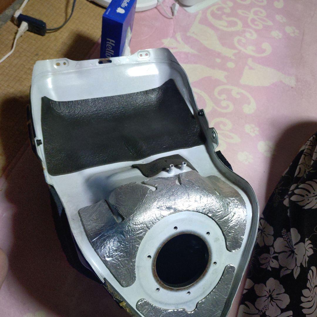 YZF-R1 09年〜14年式 タンク　 凹み　色剥げ　 内部錆び無し 良品