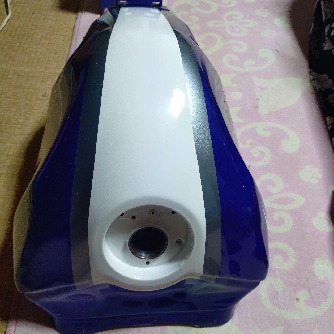 YZF-R1 09年〜14年式 タンク　 凹み　色剥げ　 内部錆び無し 良品