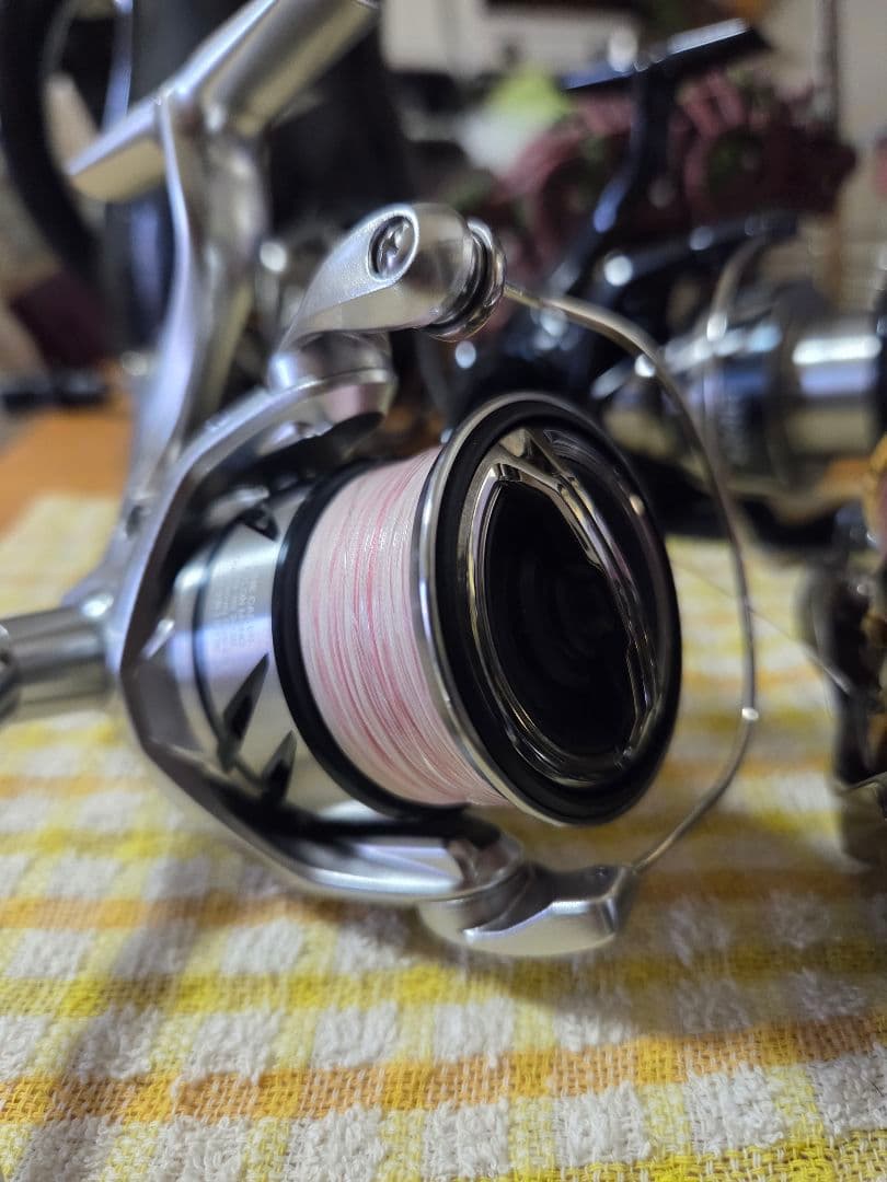 （写真追加）SHIMANO STRADIC C3000HG スピニングリール